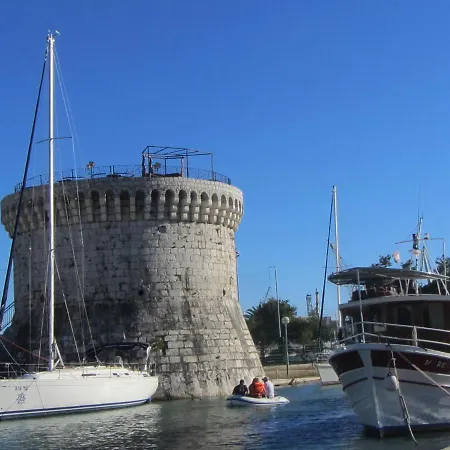 Stella Old Town Trogir, With Balcony * トロギール