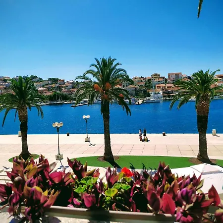 公寓 Stella Old Town Trogir, With Balcony 特罗吉尔