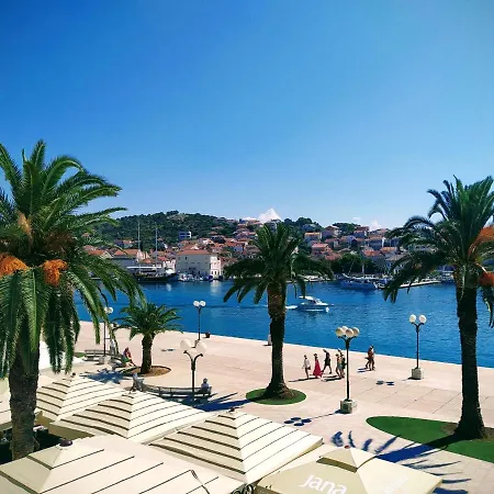 Stella Old Town Trogir, With Balcony * トロギール