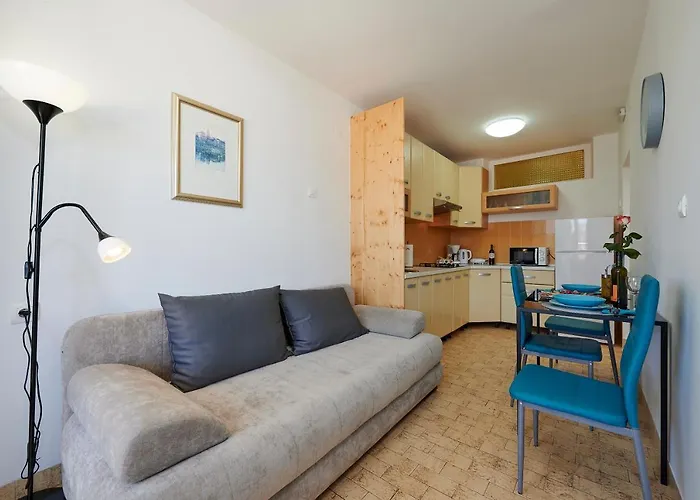 Stella Old Town Trogir, With Balcony * トロギール