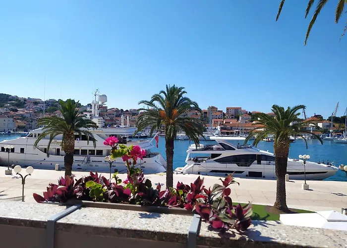 Stella Old Town Trogir, With Balcony * トロギール