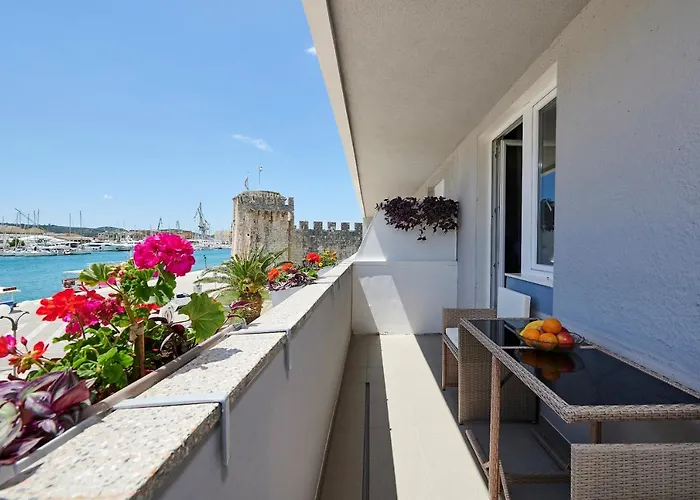 Stella Old Town Trogir, With Balcony 트로기르